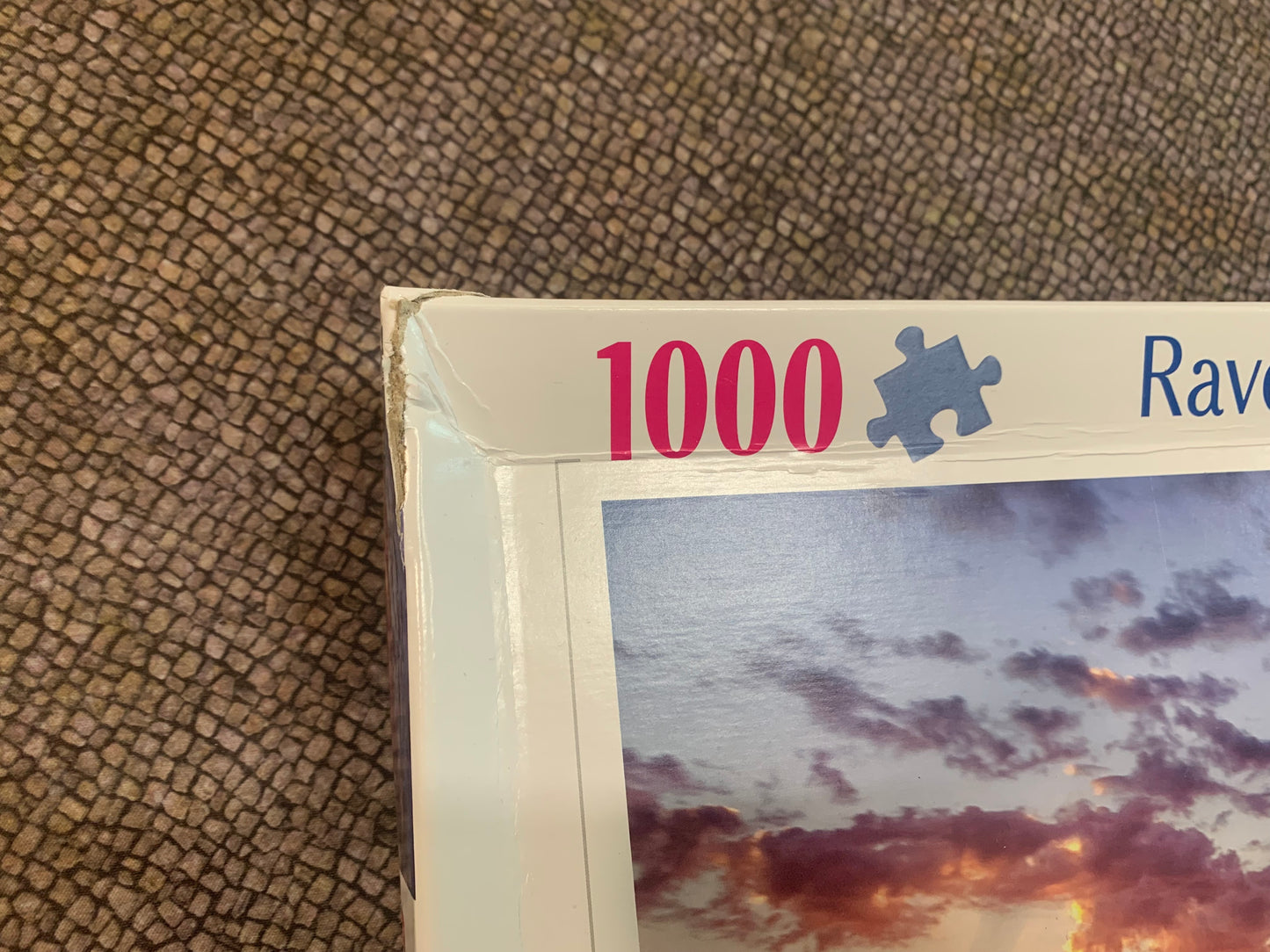 Ayers Rock, Australia- 1000pc puzzle (Damaged box)
