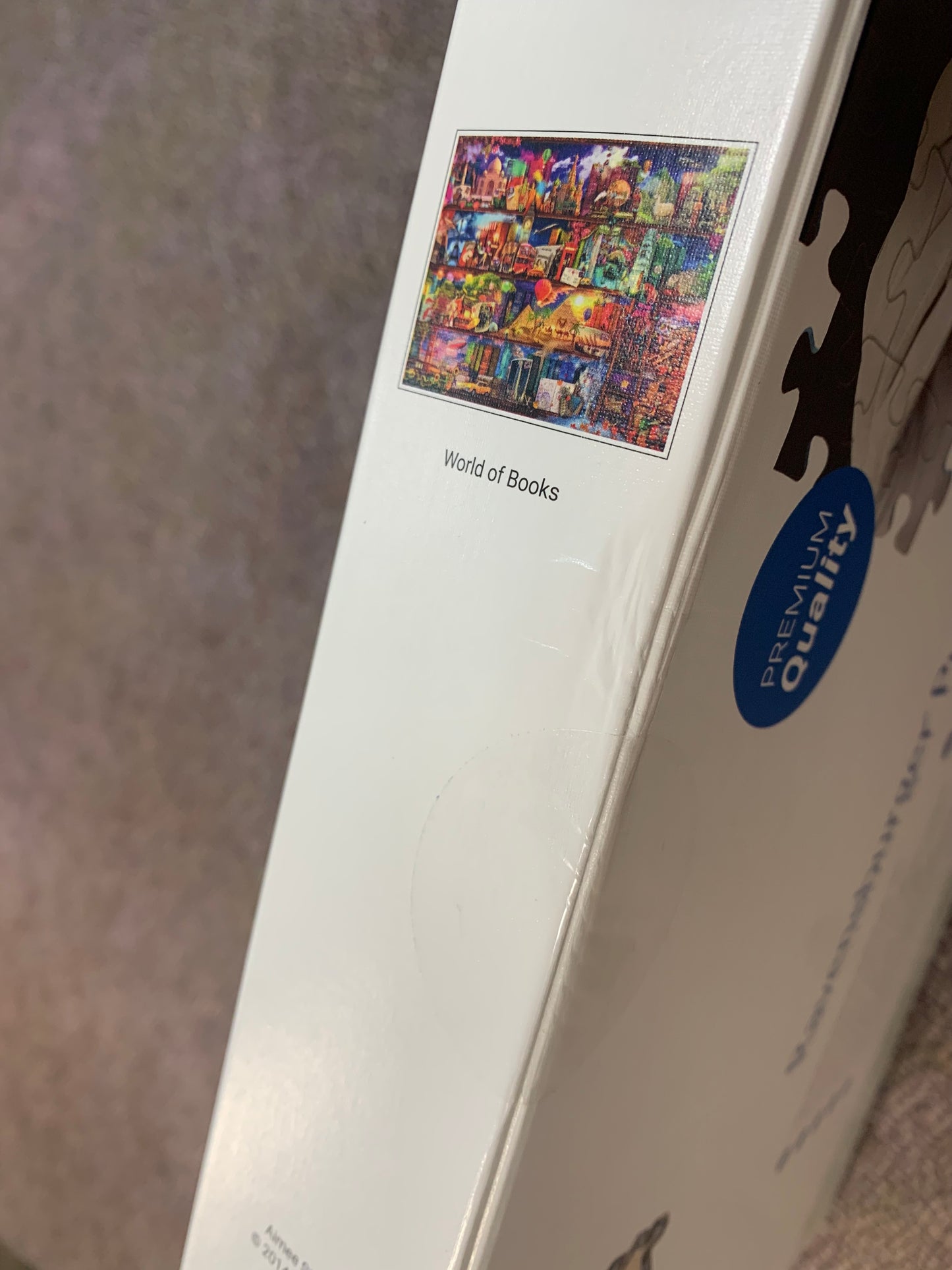 World of Books - 2000 pcs puzzle (Damaged Box)